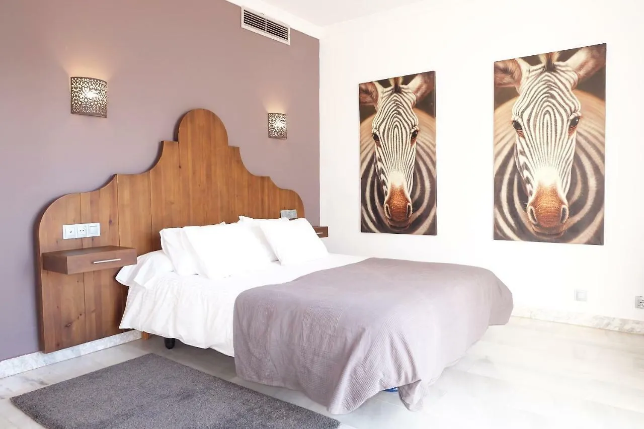 Suite Mimo Banus P.Y.R. Marbella 0*,